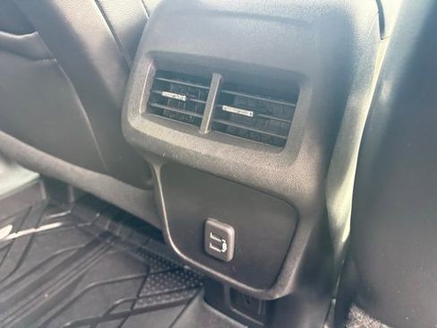 Used 2019 Chevrolet Equinox Premier image 31