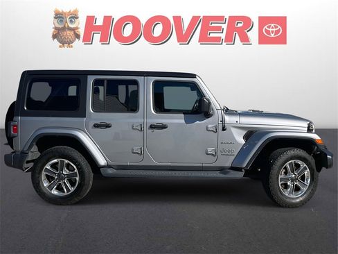 Used 2020 Jeep Wrangler Unlimited Sahara image 2