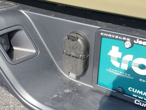 New 2025 Jeep Gladiator Sport image 9