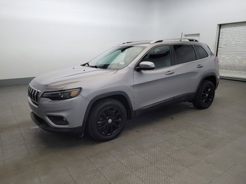 Used 2019 Jeep Cherokee Latitude Plus image 2