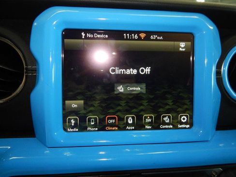 Used 2023 Jeep Wrangler Unlimited Sahara w/ Cold Weather Group image 29