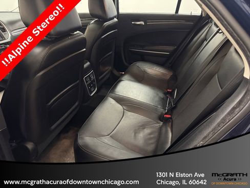 Used 2015 Chrysler 300 C image 28