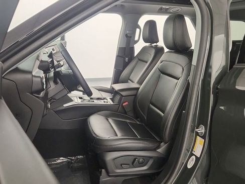 Used 2023 Ford Explorer XLT w/ Equipment Group 202A image 13