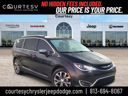 Used 2019 Chrysler Pacifica Limited w/ Tire & Wheel Group