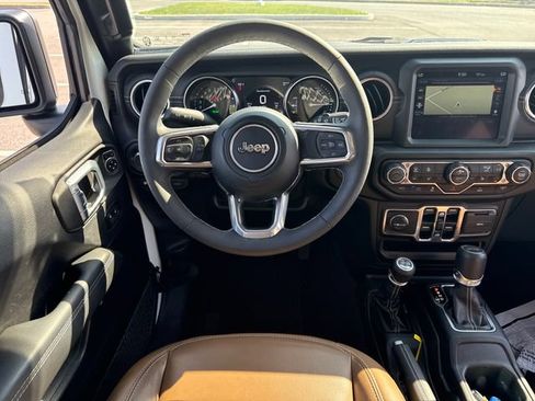 Used 2023 Jeep Wrangler Unlimited Sahara w/ Cold Weather Group AWD/4WD image 21