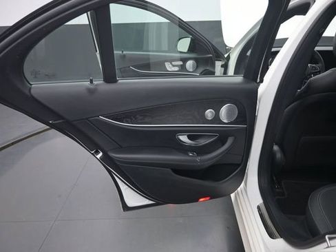 Used 2018 Mercedes-Benz E 300 4MATIC image 14