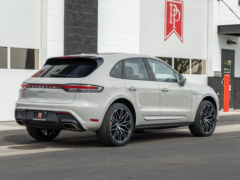 Used 2025 Porsche Macan AWD/4WD image 53