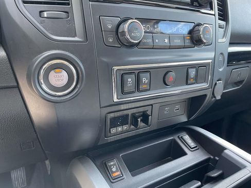 Used 2023 Nissan Titan SV w/ SV Convenience Package RWD image 25
