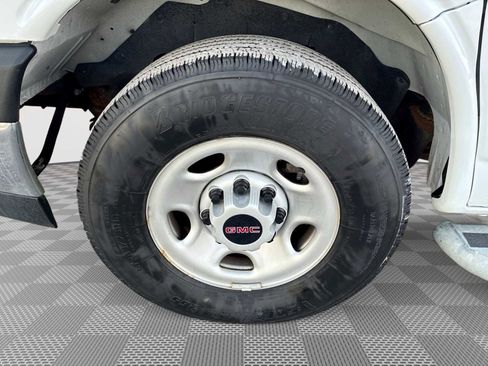 Certified 2022 GMC Savana 2500 w/ Driver Convenience Package image 29