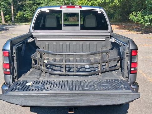 Used 2022 Nissan Frontier SV AWD/4WD image 5