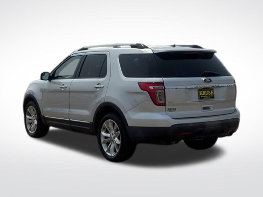 Used 2014 Ford Explorer XLT w/ Equipment Group 202A AWD/4WD image 35