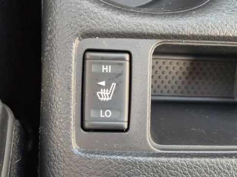 Used 2020 Nissan Rogue SV FWD image 24