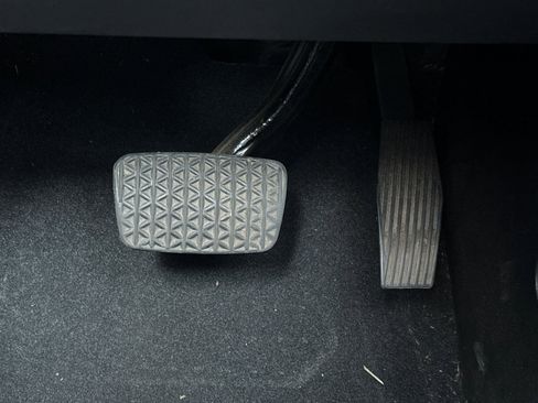 Used 2023 Chevrolet Equinox RS FWD image 42