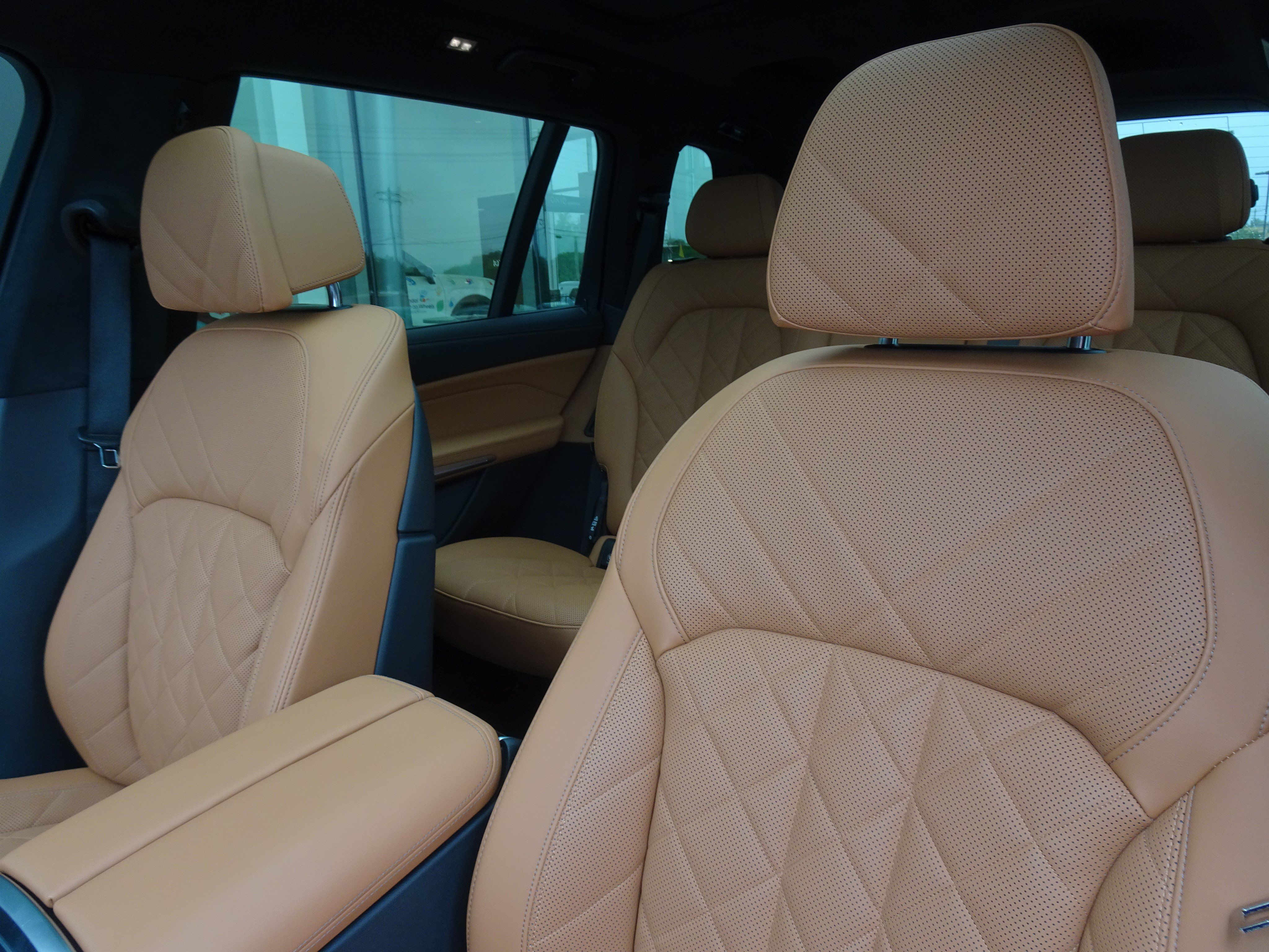 Used 2025 BMW X7 xDrive40i w/ M Sport Package AWD/4WD image 10