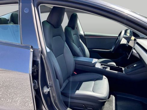 Used 2024 Tesla Model 3 Standard Range RWD image 8