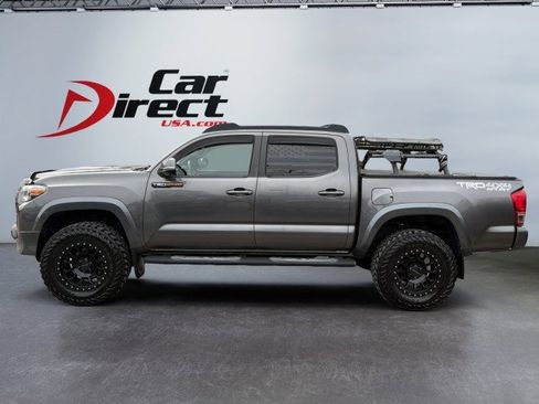 Used 2017 Toyota Tacoma TRD Sport w/ Tow Package image 9