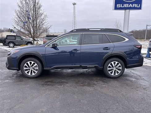 Used 2025 Subaru Outback Premium w/ Popular Package #1A image 7