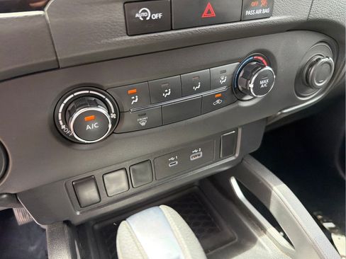 Certified 2024 Nissan Frontier SV RWD image 20