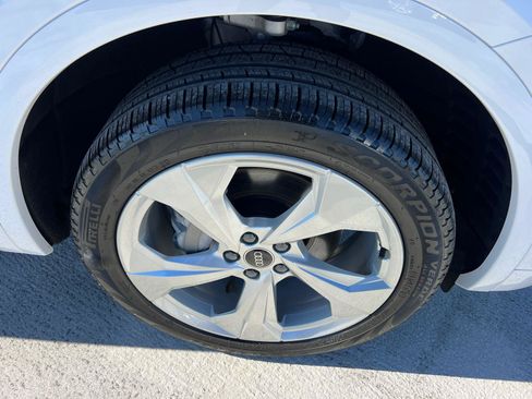 Used 2024 Audi Q5 2.0T Premium Plus w/ Premium Plus Package image 12