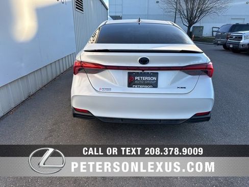 Used 2022 Toyota Avalon XSE image 4