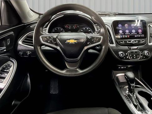 Used 2022 Chevrolet Malibu LT image 8