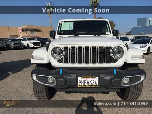 Used 2024 Jeep Wrangler Unlimited Sahara image 2