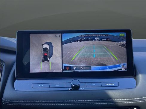 Used 2024 Nissan Rogue SL w/ SL Premium Package image 11