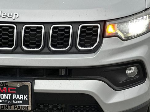 Used 2024 Jeep Compass Latitude image 48