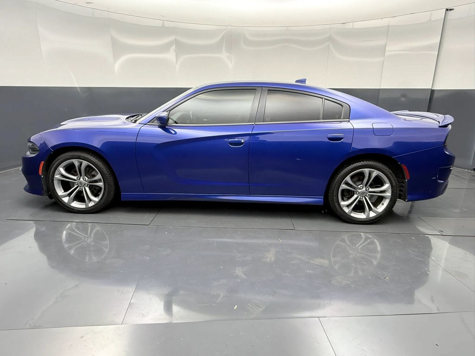 Used 2020 Dodge Charger GT w/ Plus Group RWD image 4