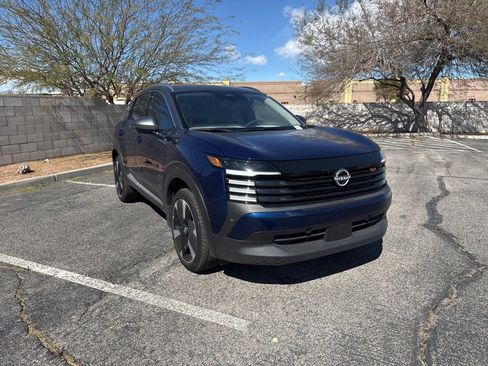 Used 2025 Nissan Kicks SR image 3