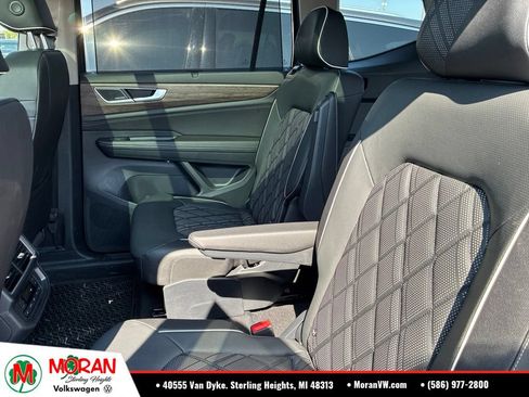 Used 2025 Volkswagen Atlas SEL Premium R-Line AWD/4WD image 10