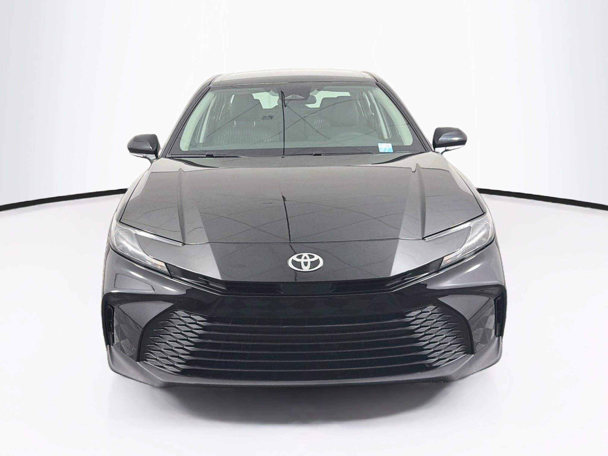 Used 2025 Toyota Camry LE FWD image 2