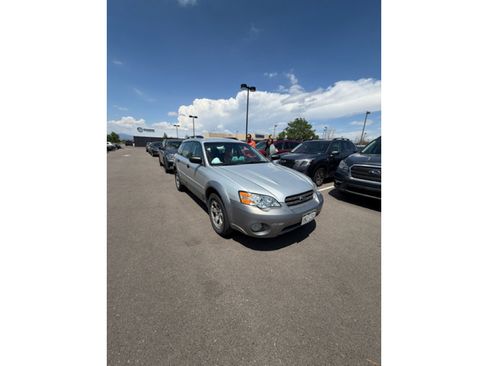 Used 2007 Subaru Outback 2.5i AWD/4WD image 3