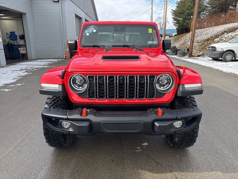 Used 2025 Jeep Gladiator Mojave image 8