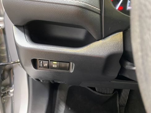 Used 2025 Toyota RAV4 LE AWD/4WD image 33