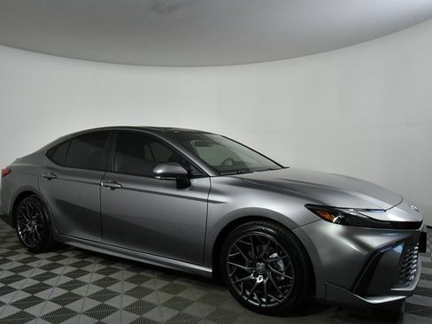 Used 2025 Toyota Camry XSE image 9