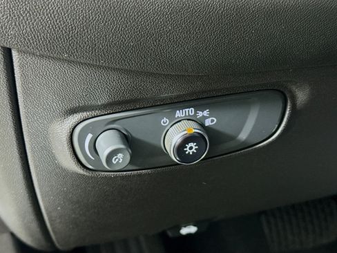 Used 2023 Chevrolet Equinox LT AWD/4WD image 13