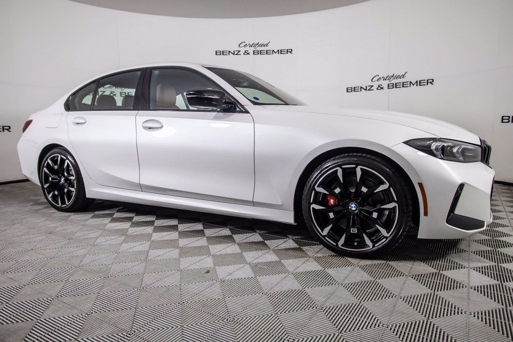 Used 2026 BMW 330i Sedan w/ M Sport Package RWD image 2