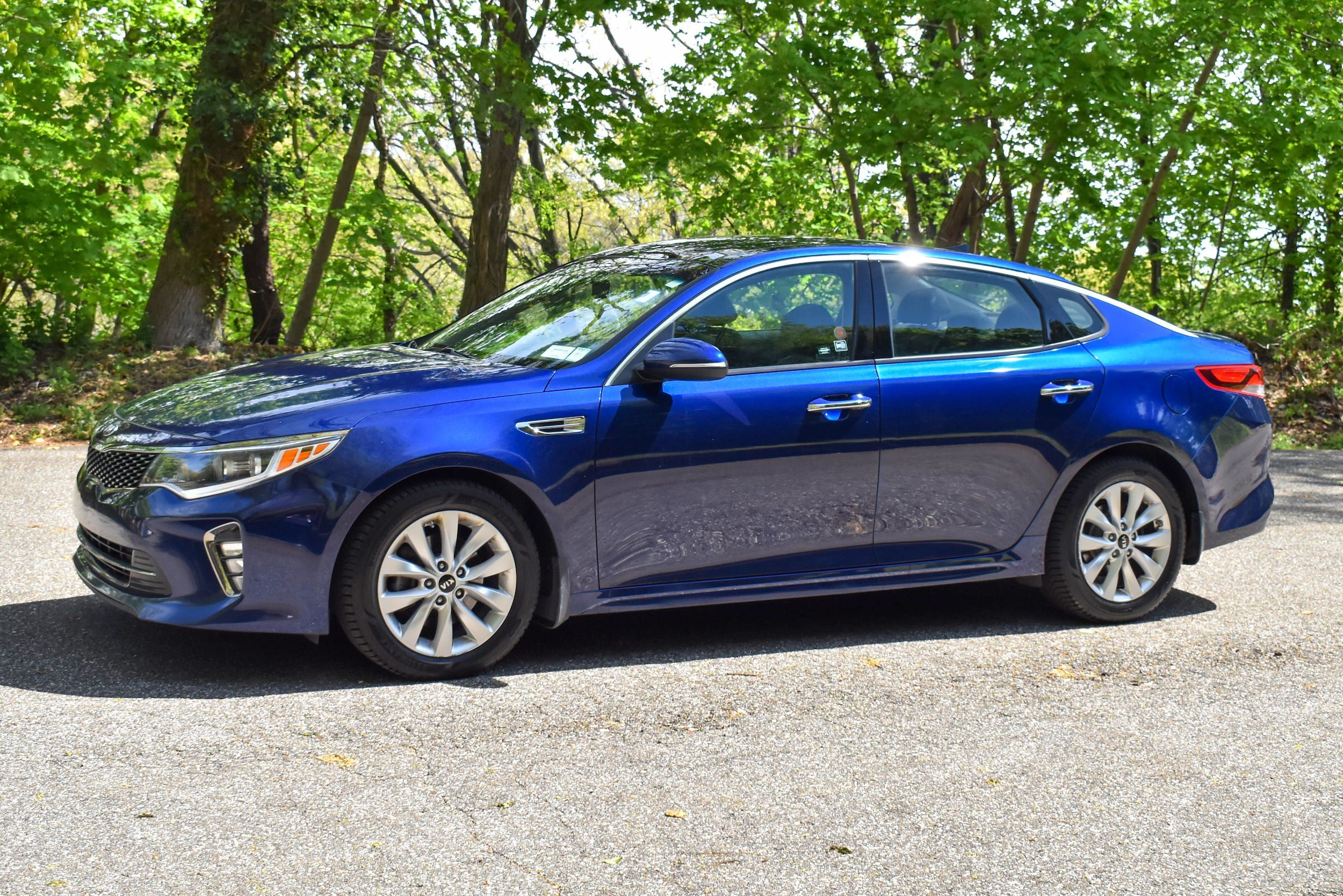 Used 2018 Kia Optima S w/ Panoramic Sunroof Package FWD image 3