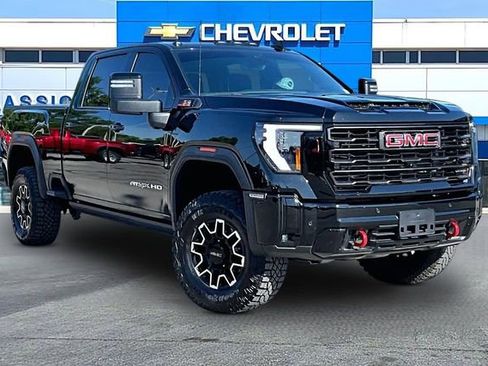 Used 2025 GMC Sierra 2500 AT4X AWD/4WD image 1