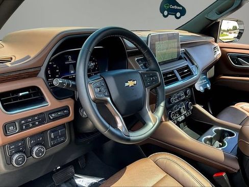 Used 2024 Chevrolet Suburban High Country AWD/4WD image 17