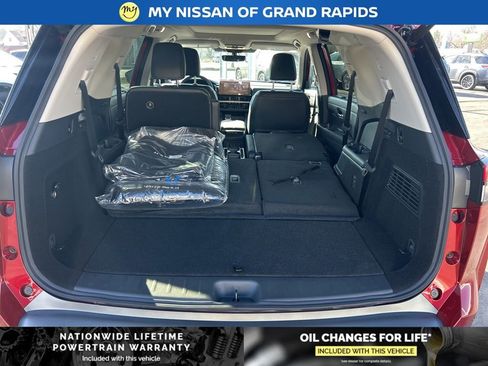 New 2026 Nissan Pathfinder SL image 24