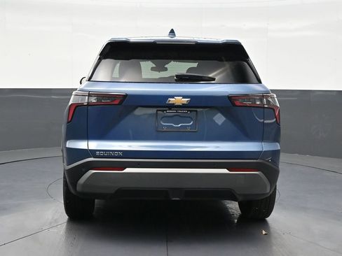 Used 2026 Chevrolet Equinox LT FWD image 4