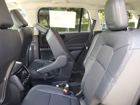 New 2025 Lincoln Aviator 2WD w/ Equipment Group 101A image 11