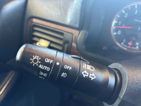 Used 2012 Nissan Armada Platinum image 12