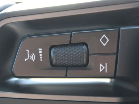 New 2025 Porsche Taycan image 24