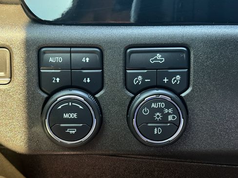 Used 2022 Chevrolet Silverado 1500 RST w/ Z71 Off-Road Package AWD/4WD image 22