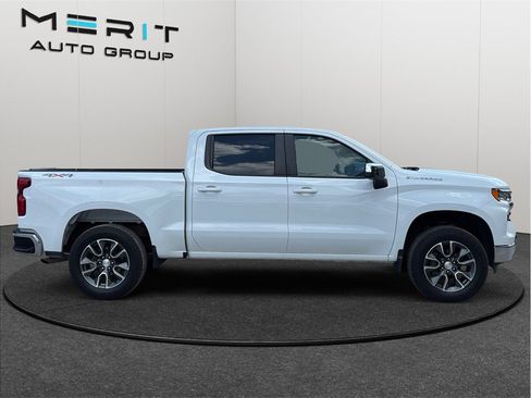Used 2023 Chevrolet Silverado 1500 LT AWD/4WD image 10