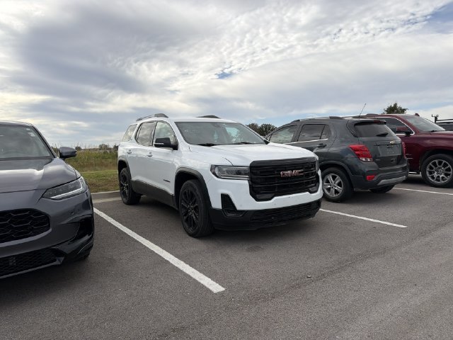 Used 2023 GMC Acadia SLE w/ Elevation Edition AWD/4WD image 3