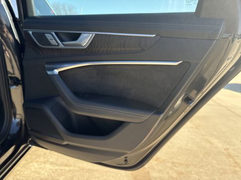 Used 2020 Audi S6 Prestige w/ Prestige Package image 21